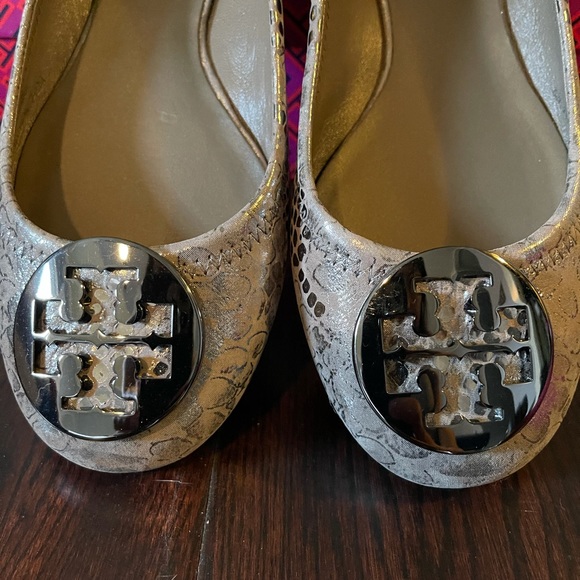 BNWT Tory Burch Bonneville Pewter leather Revas - Picture 2 of 5